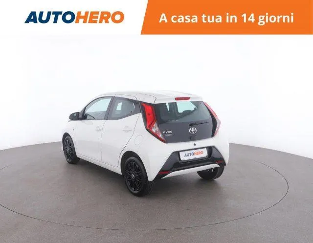 TOYOTA Aygo Connect 1.0 VVT-i 72 CV 5p. x-play Image 4