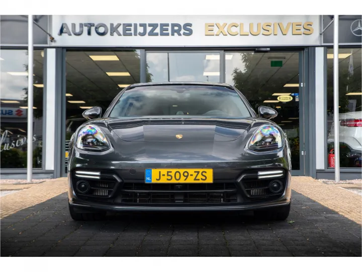 Porsche Panamera Sport Turismo 4.0 GTS  Image 2